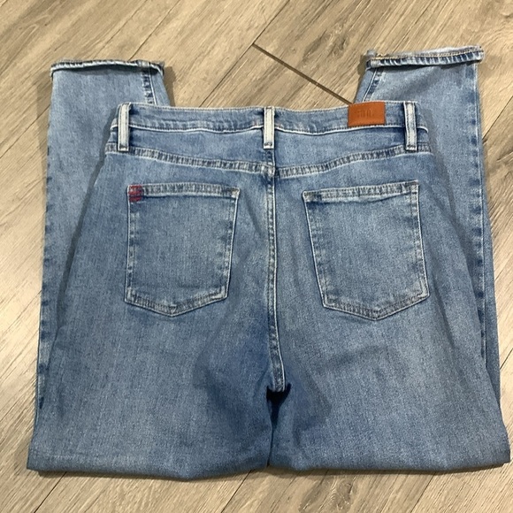 Urban Outfitters BDG Girlfriend High-Rise Cropped Lt. Wash Stretch Jeans size 31 - Picture 3 of 10